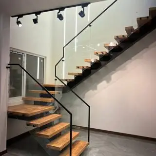 نرده شیشه ای