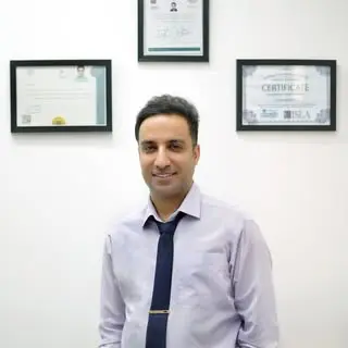 دکتر محسن سلگی | زیبایی پوست و مو