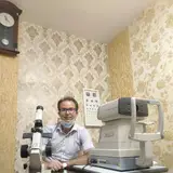 اپتومتریست هادی باغبان