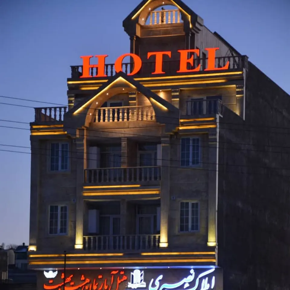 Hasht behesht Hotel