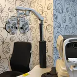بینایی سنجی و عینک احمد