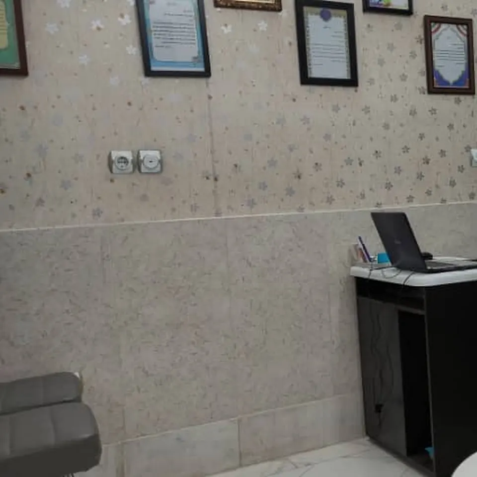 دکتر لادن رضایی عدل