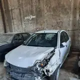 صافکاری و نقاشی اتومبیل مردی