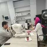 چشم پزشکی نورا