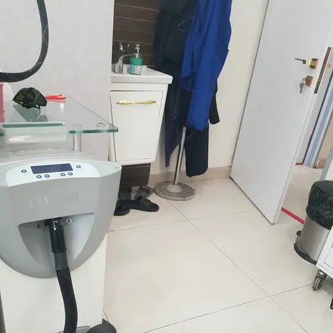 کلینیک تخصصی پوست و مو پامچال سعادت آباد تهران