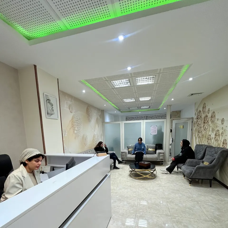 دکتر نغمه برهانی نائینی