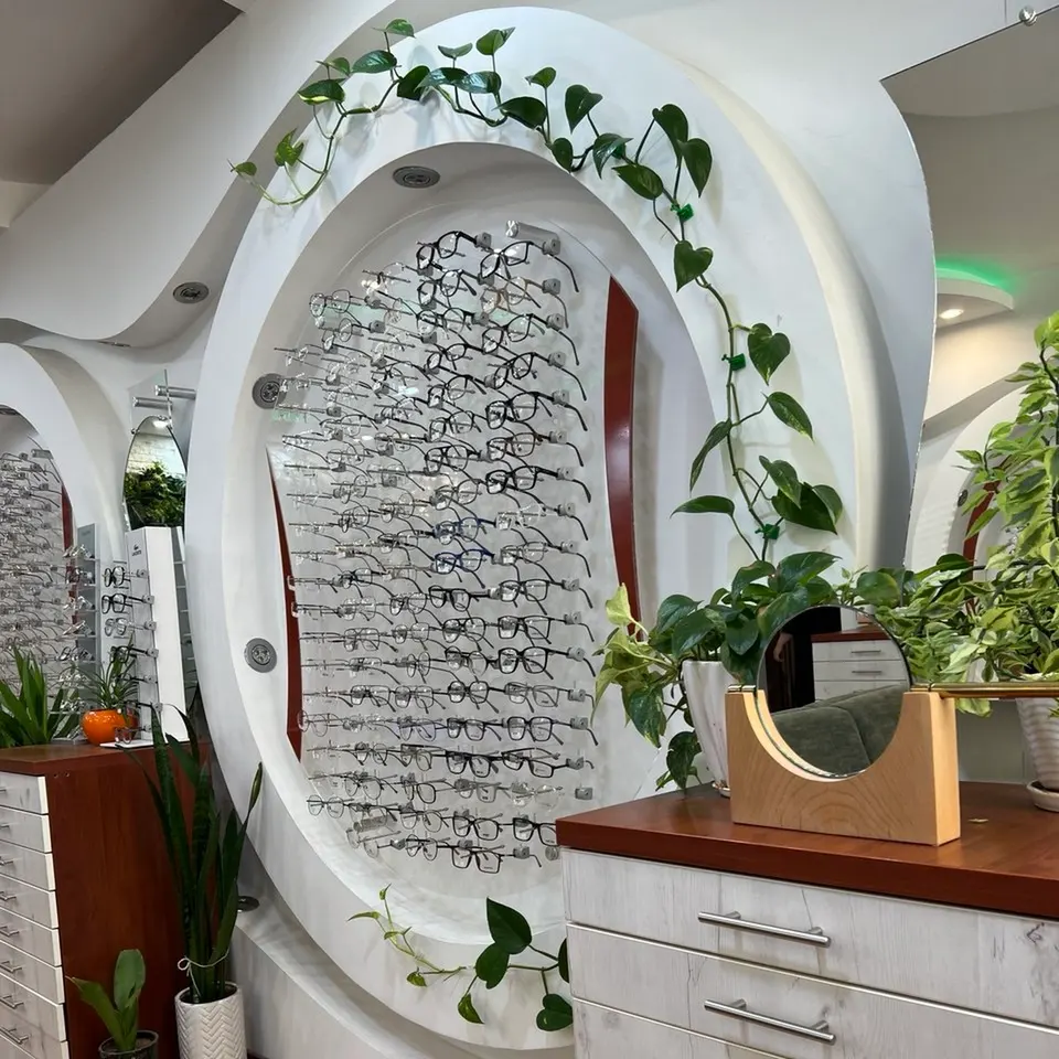 کلینیک اپتومتری نادری