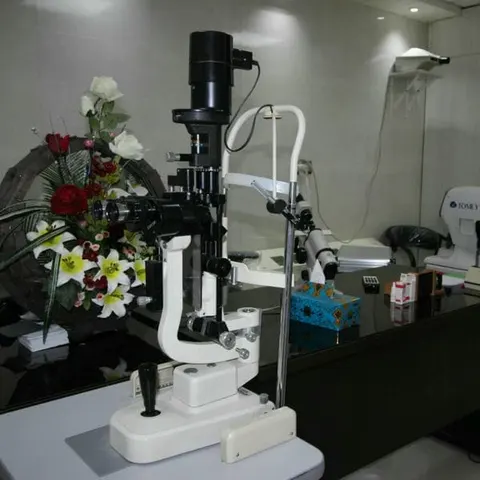 کلینیک تخصصی چشم باقرشهر