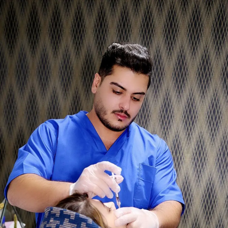دکتر آرش امانی فر