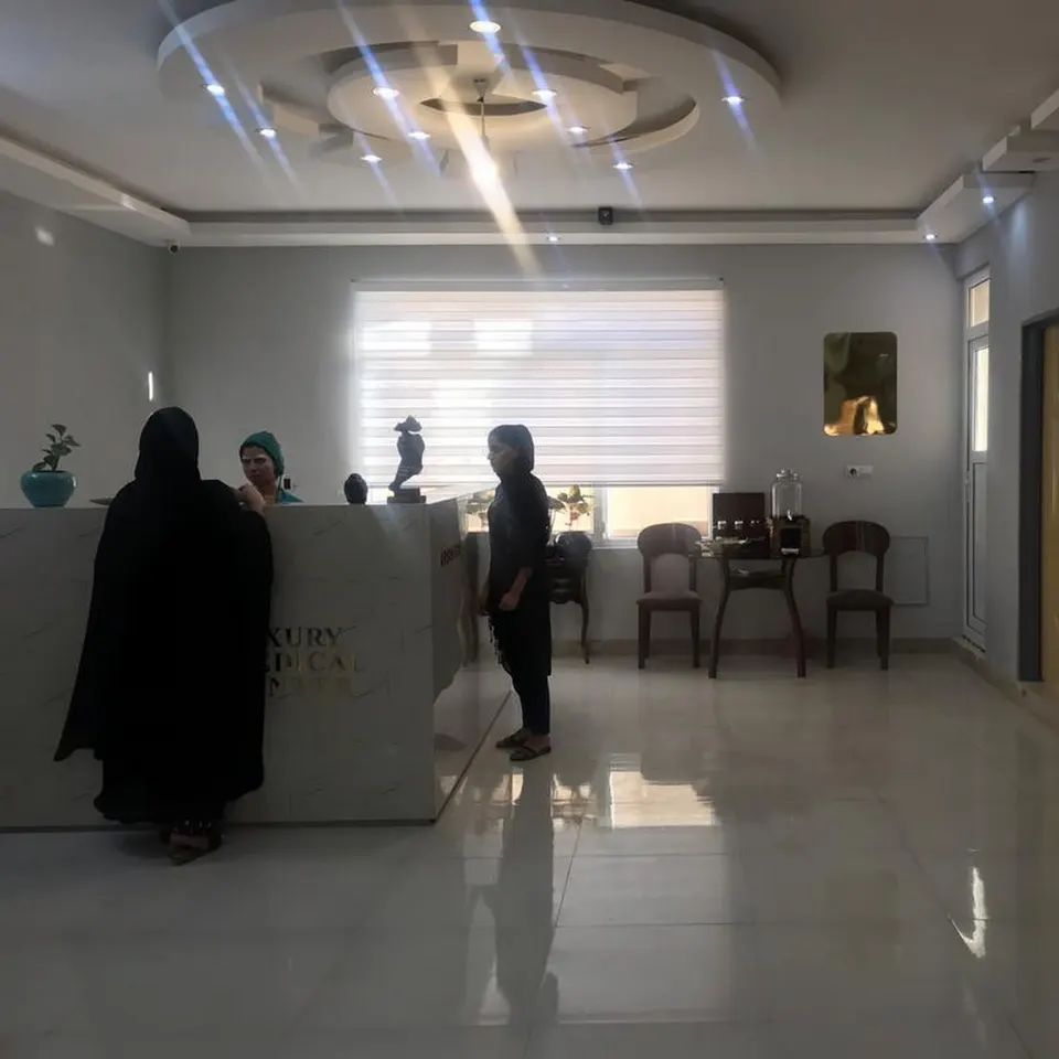 کلینیک پوست ، مو و لیزر رومانی