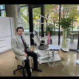 کلینیک دندانپزشکی دکتر معین