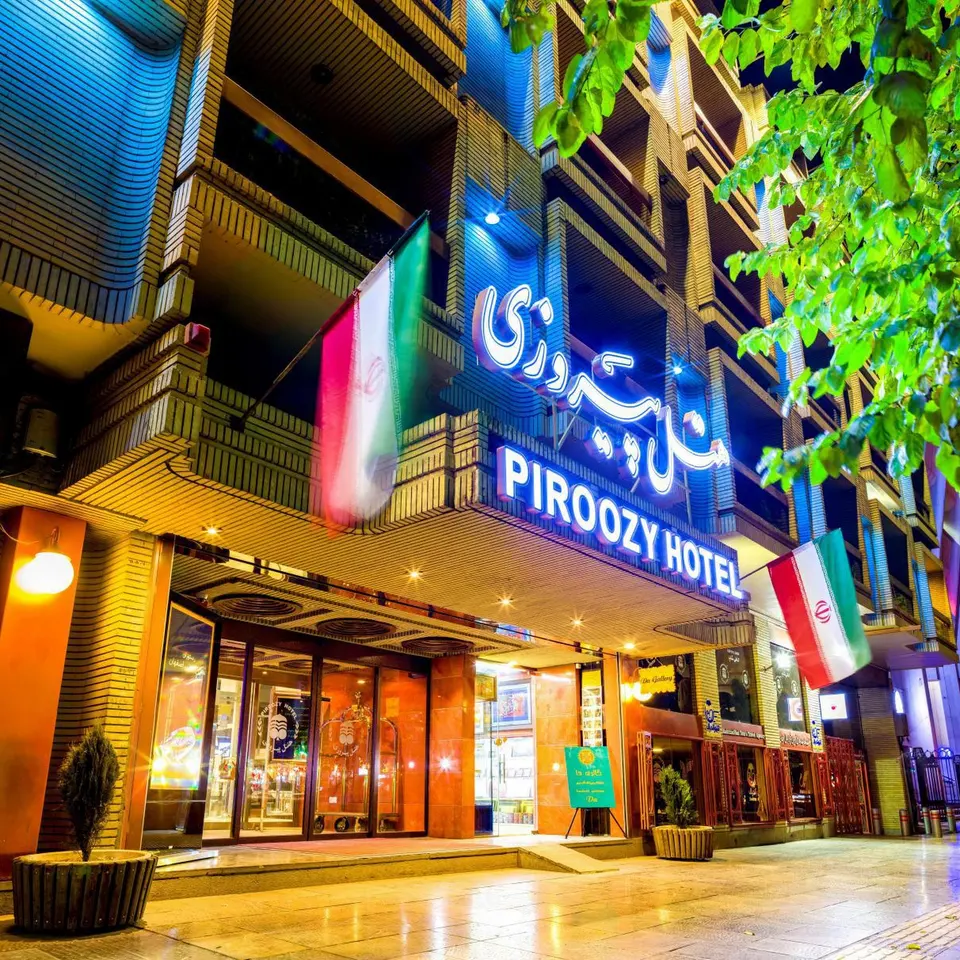 Piroozy Hotel