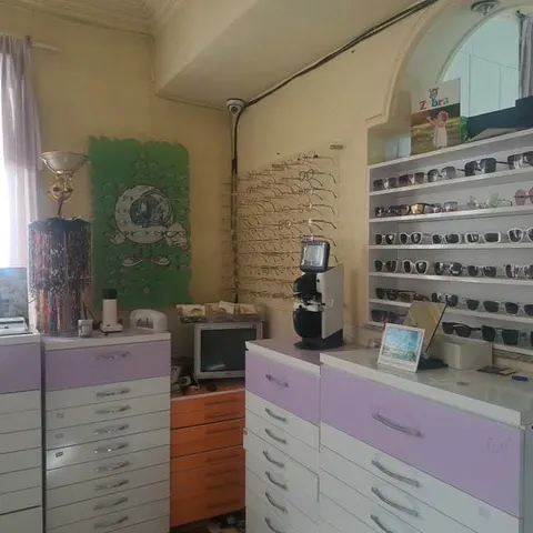 کلینیک چشم پزشکی گلستان