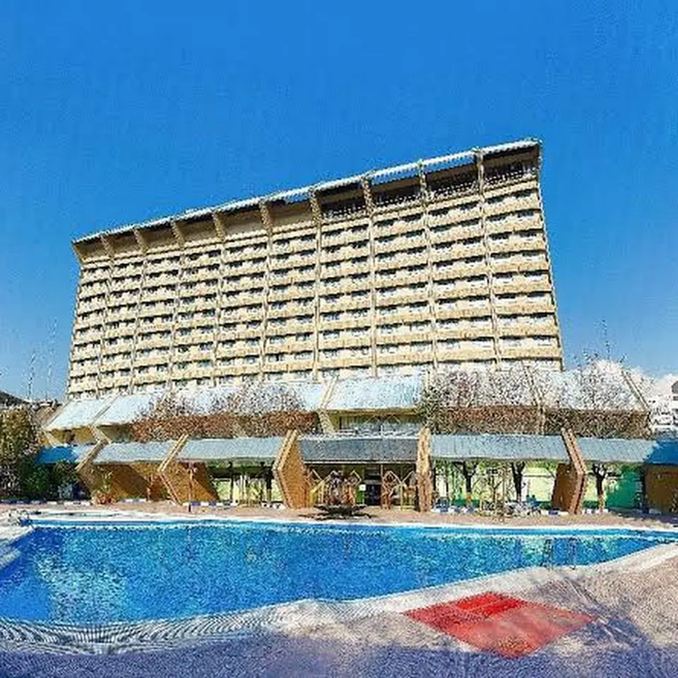 Laleh Hotel