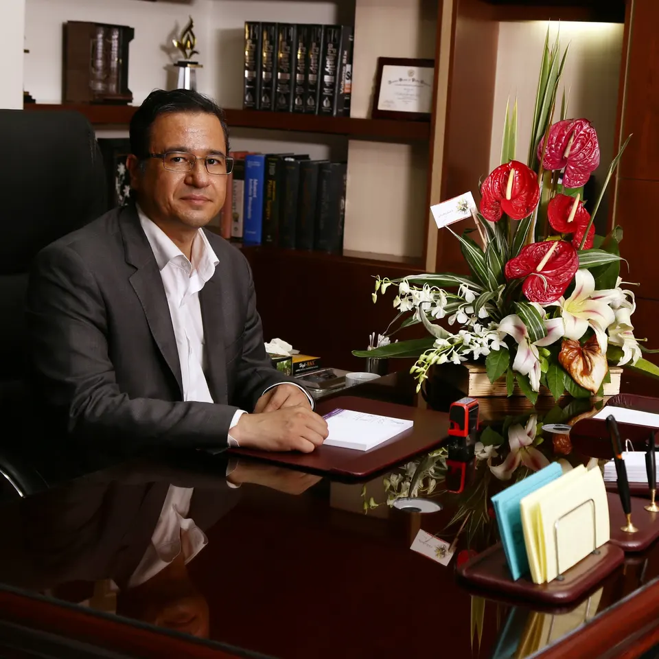 Dr. Arash Beiraghi