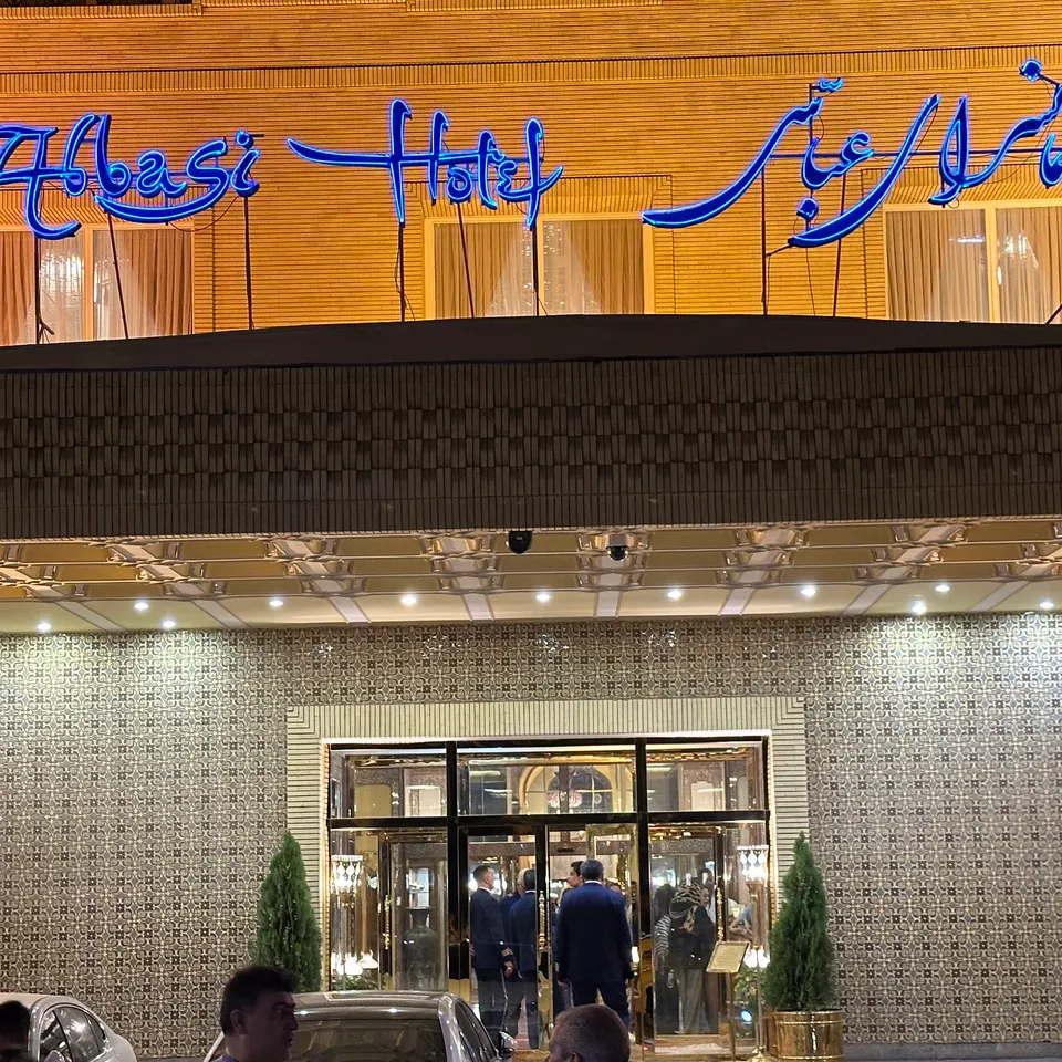 Kourosh Hotel