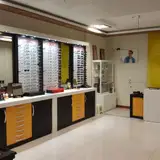 عینک طبی و بینایی سنجی بقراط