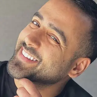 آرایشگر . رضا علیزاده