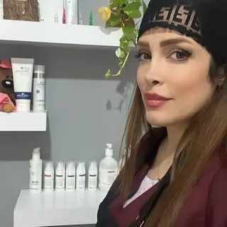 آموزشگاه و سالن زیبایی ساحره صادقی | رشت