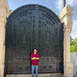 آقای آهنگر
