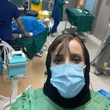 جراح و متخصص چشم پزشکی