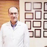 (دکترقاسمی نژاد (جراح و فوق تخصص چشم