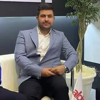 درب های لوکس ساختمانی کاج ?