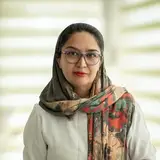 دكتر ليزا دانشور ، کلینیک جوان