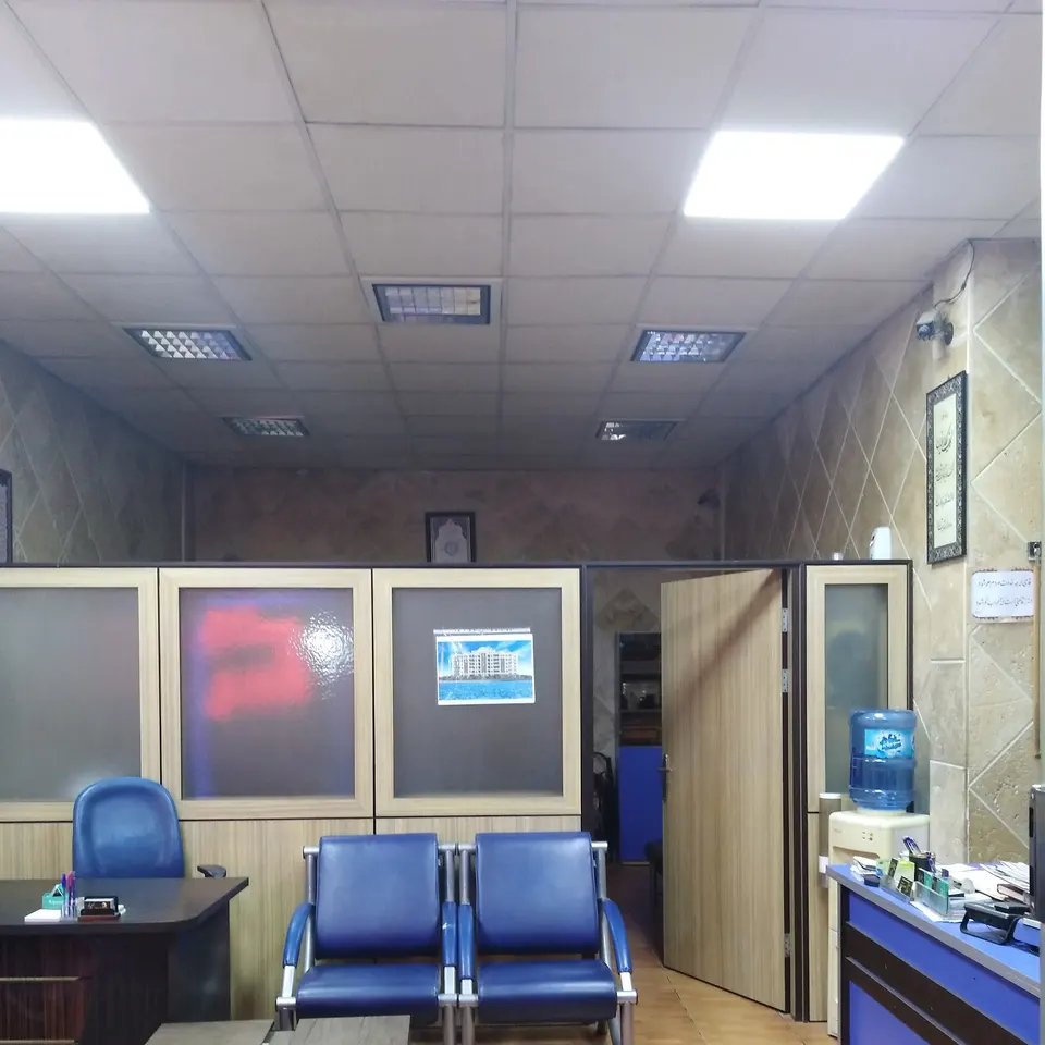 مشاورین املاک قصر