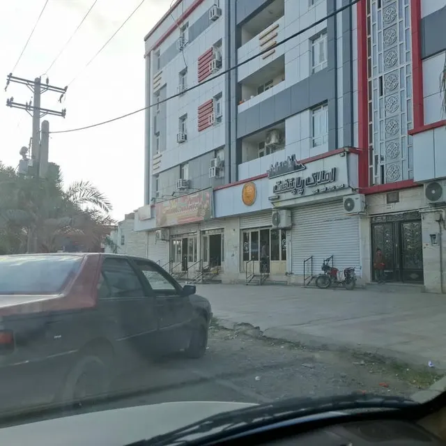 مشاور املاک پایتخت