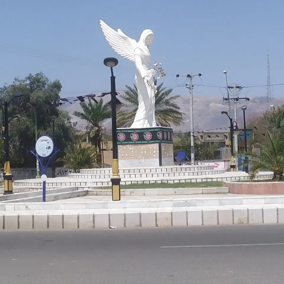 مشاور املاک ملائی