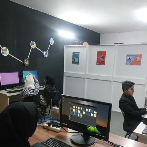 آموزشگاه کامپیوتر ذهن پویا
