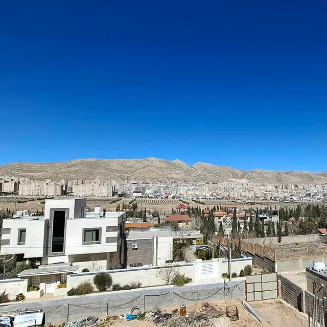 مهندس خلیلی پایا برج
