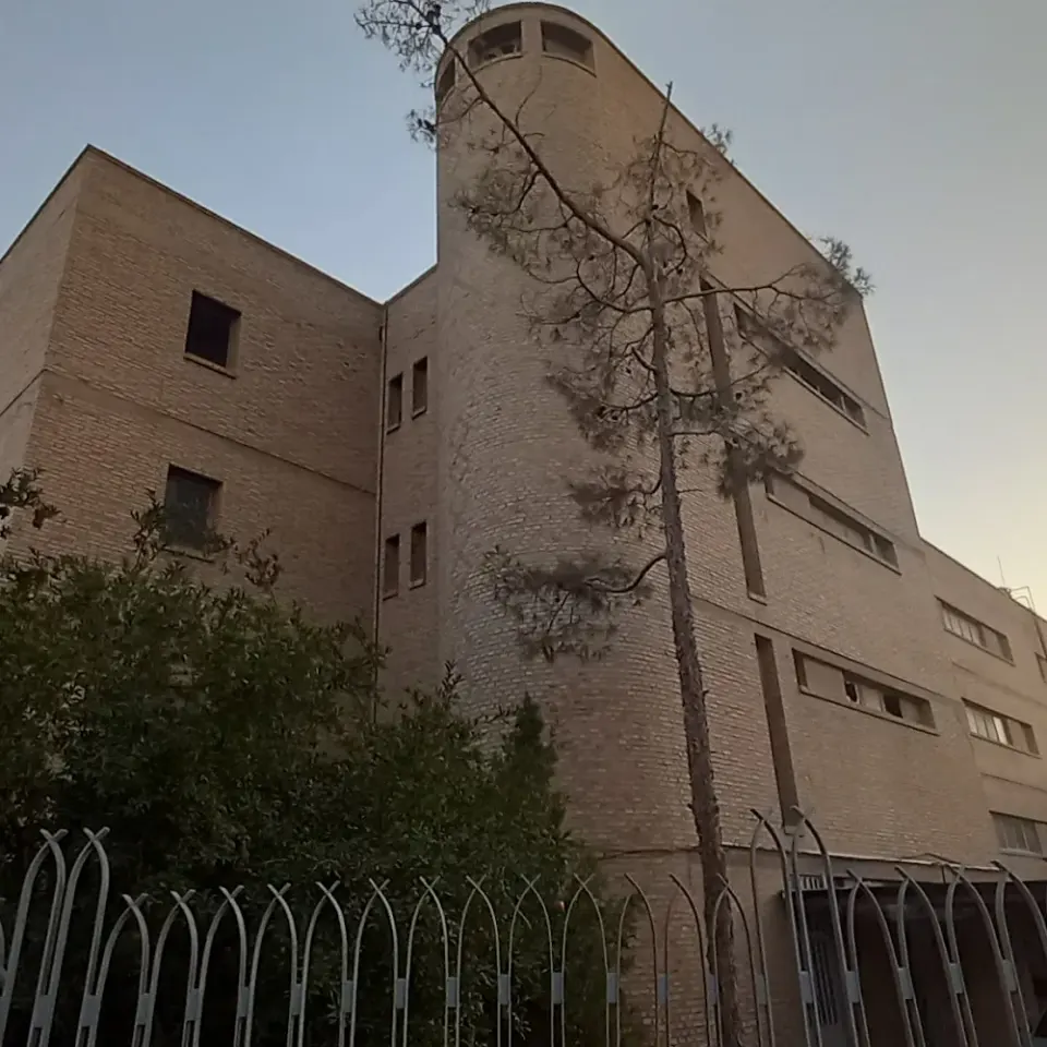 هنرستان انقلاب اسلامی یزد