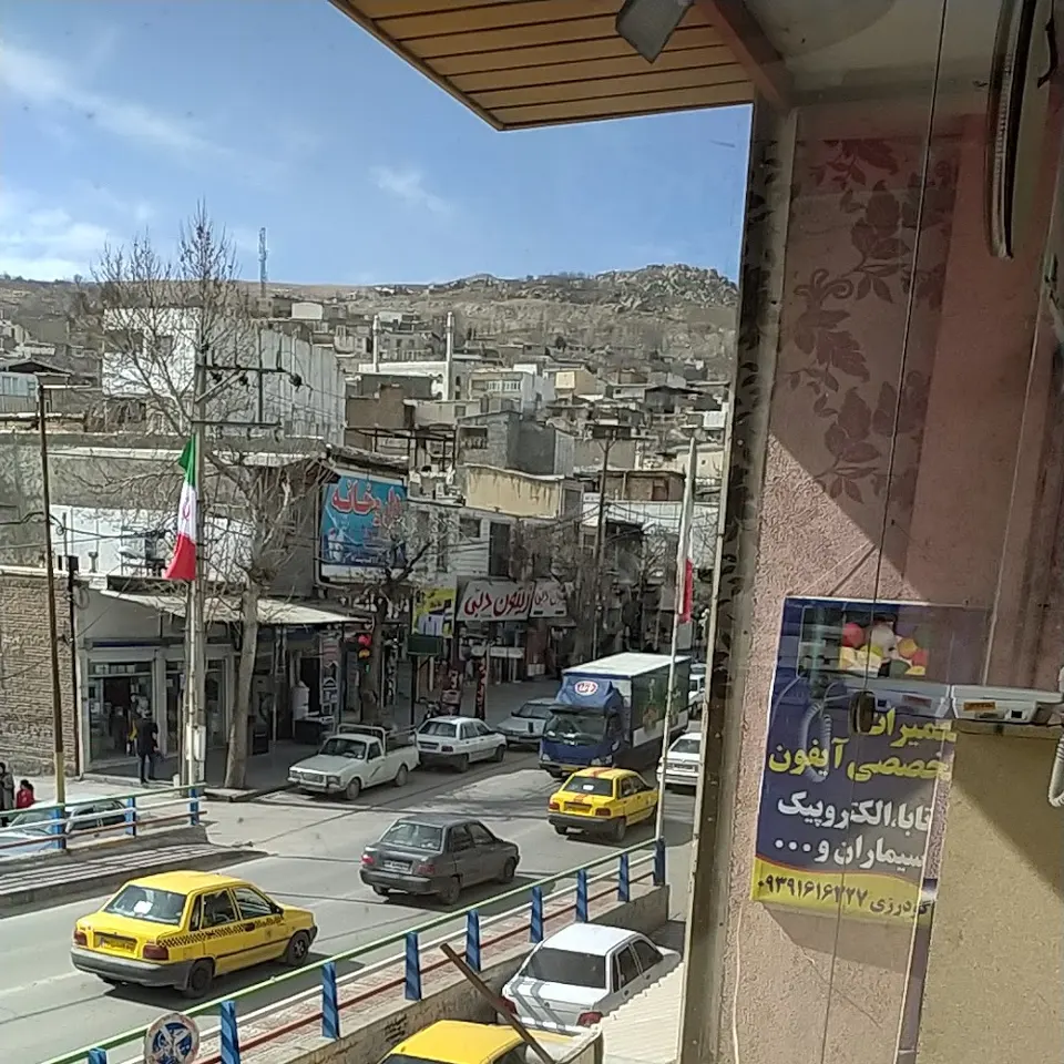 استان لرستان- دورود خیابان سیمتری تختی نبش کوچه فیض یکم خدمات فنی و مهندسی تلویزیونهایLEDوLCD شادی