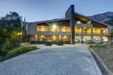 Shemshak Tourist Hotel