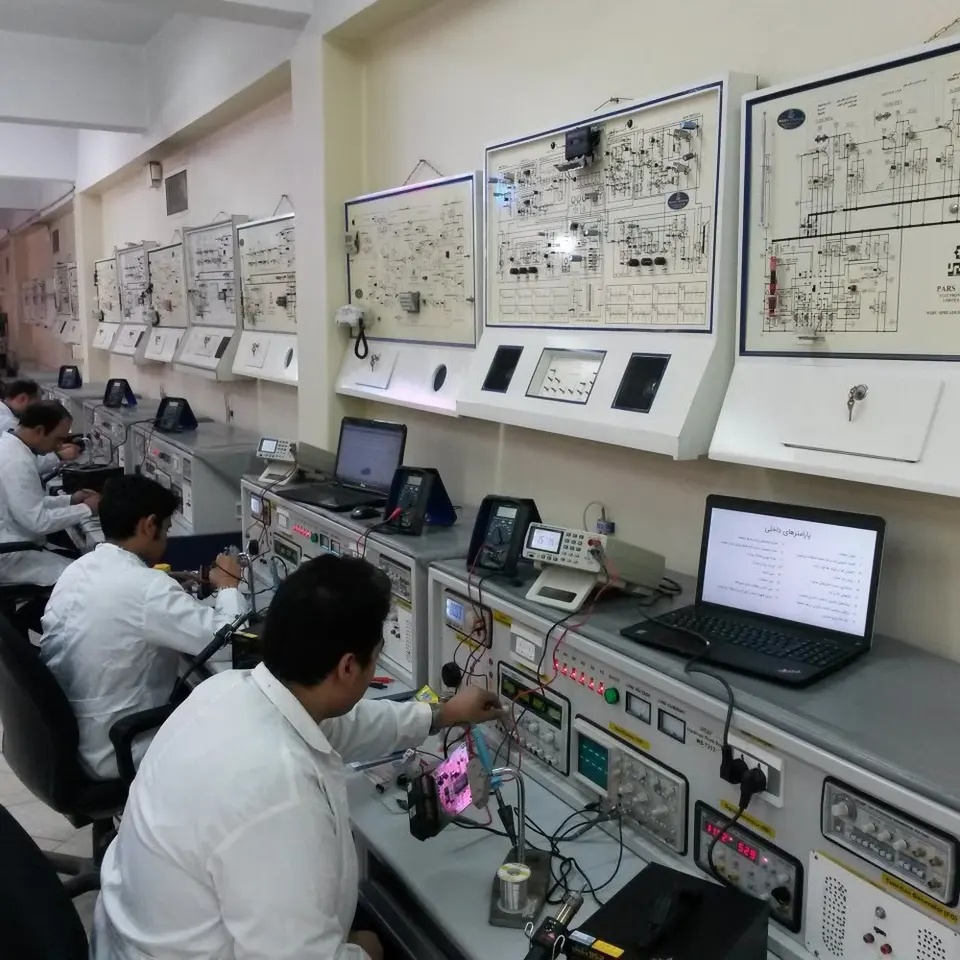 آموزش تعمیرات ecu(ایسیو) مجتمعرفنی تهران پایتخت