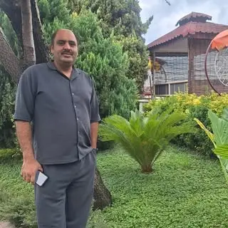 روح الله نادری