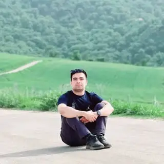 محسن خنجری | کارمند بانک