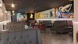 کافه قلیون علی بی