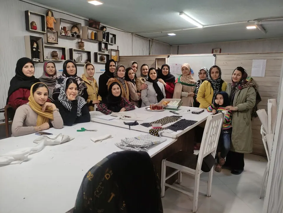 آموزشگاه خیاطی و صنایع دستی پرنا