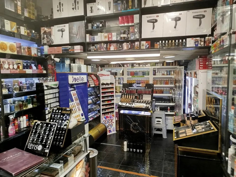 ارایشی عطر و ادکلن فاخر