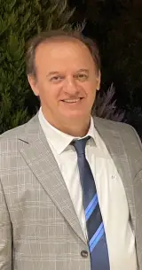 کلینیک فوق تخصصی چشم ولیزیک دکترِ قارویی