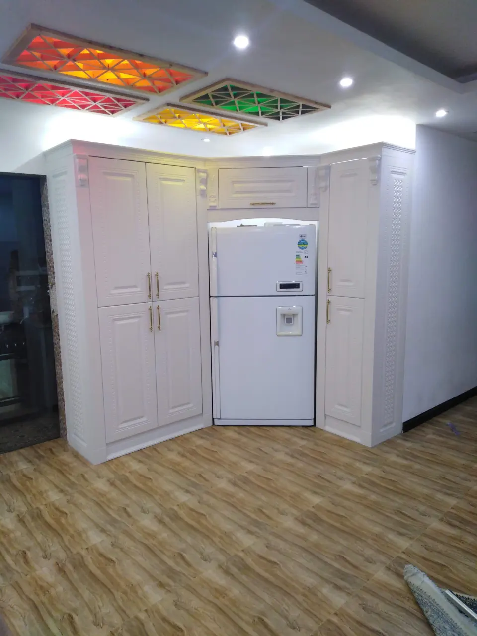 کابینت و دکوراسیون بهزاد