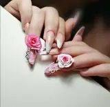 سالن زیبایی و مرکز ناخن لوکس