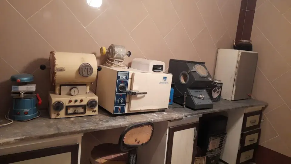 لابراتوار میقانی