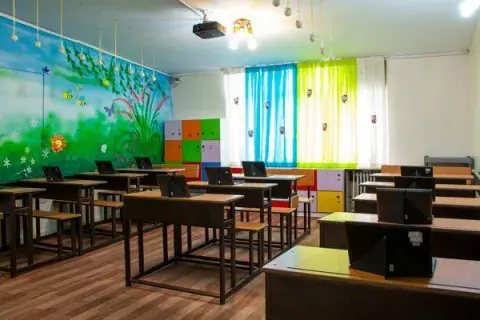 آموزشگاه ها و مجموعه مدارس آتیه