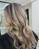 خدمات رنگ و لایت و کراتینه مو مائده