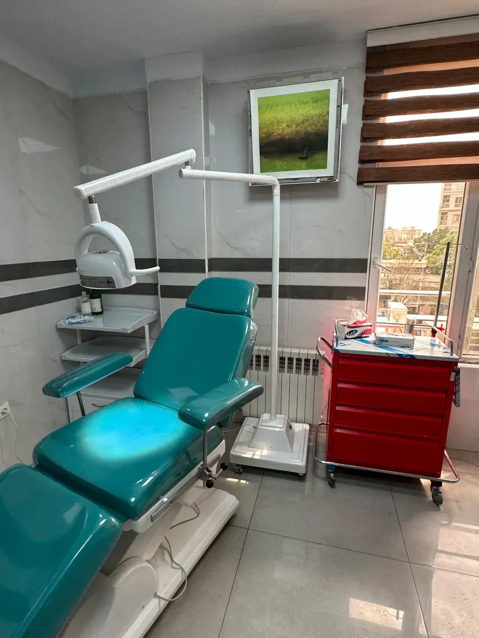 کلینیک تخصصی شنوایی و بینایی سنجی حکیمان