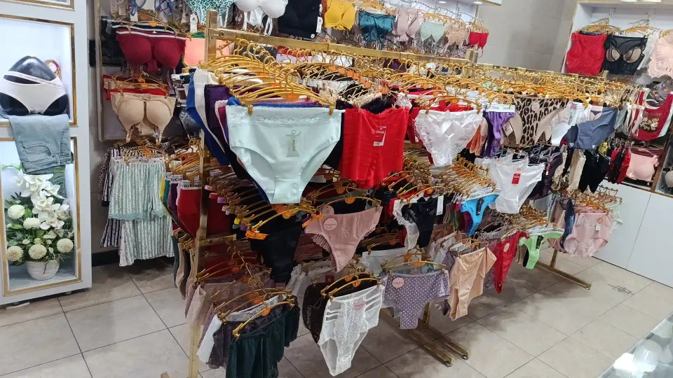 لباس زیر بهار